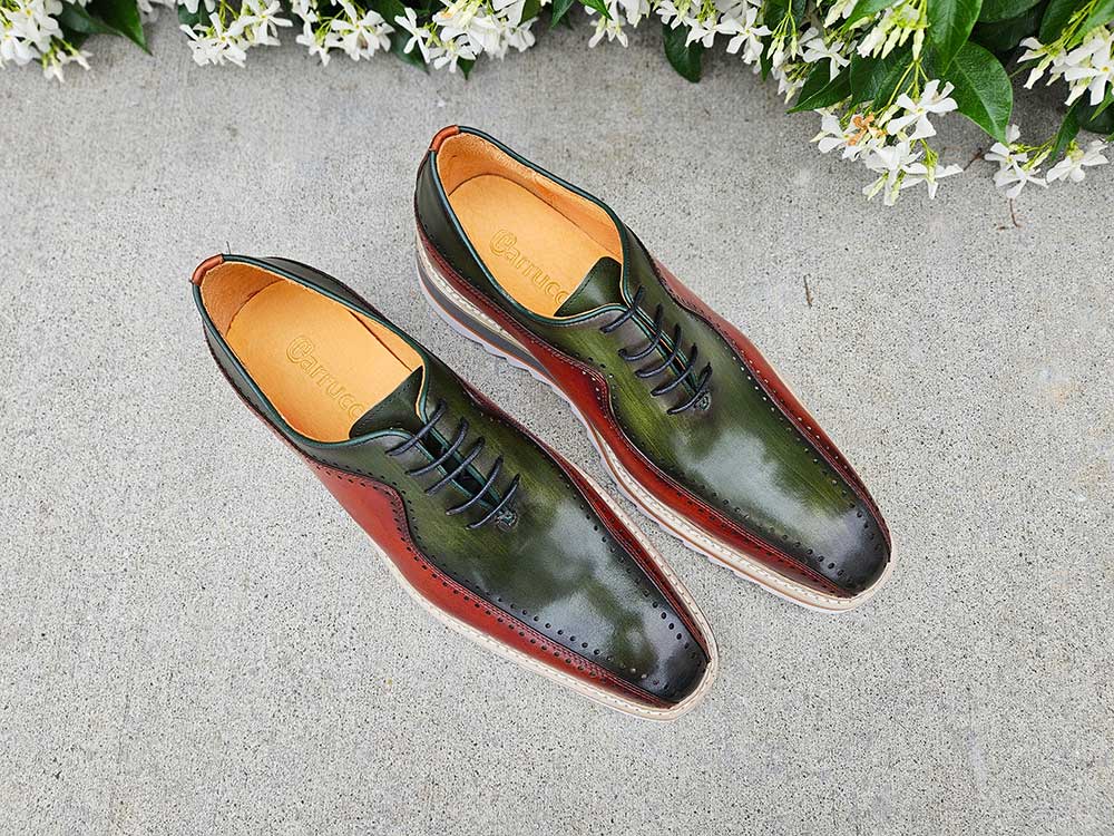 Stylish Two-Tone Brogue Oxford - Upscale Men's Fashion