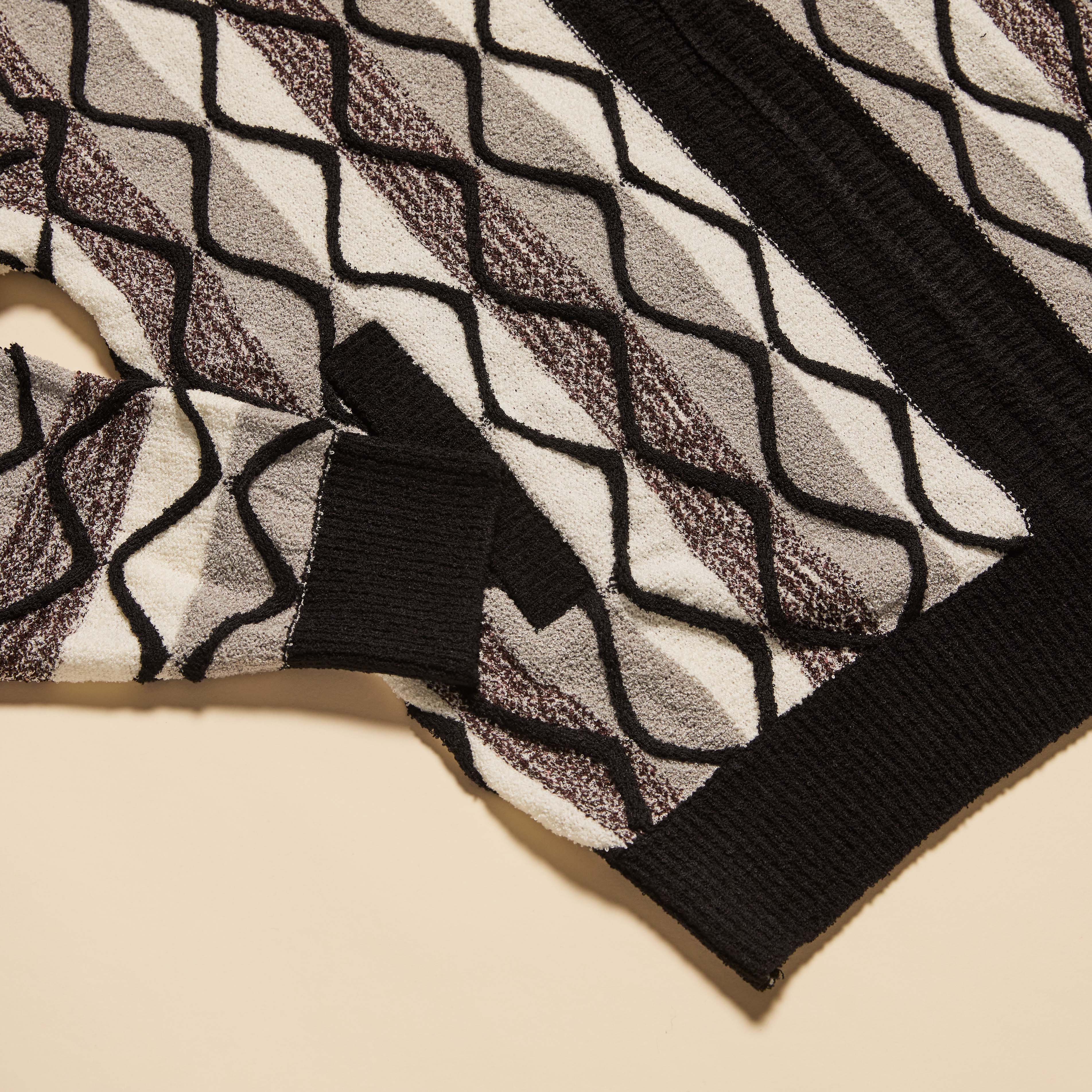 Black and White Boucle Yarn Graphic Full Zip