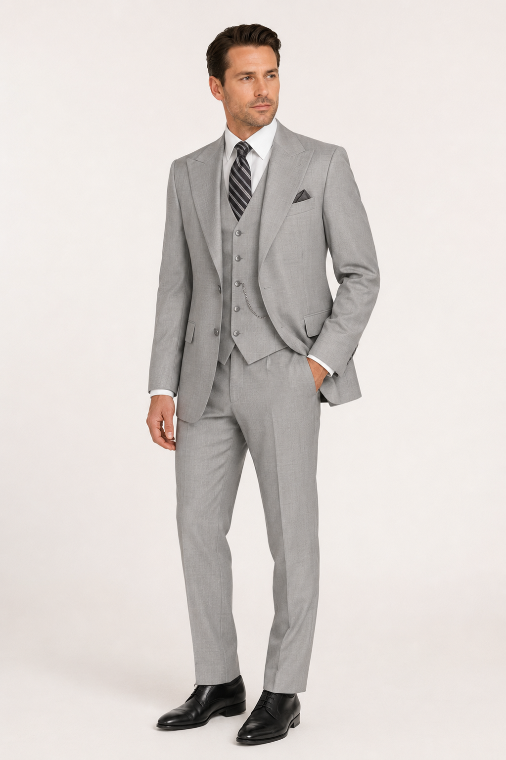 Light gray Bellavere regular fit three-piece suit front studio view